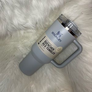 Stanley Sky Blue 40oz Quencher H2.O Tumbler Limited Edition